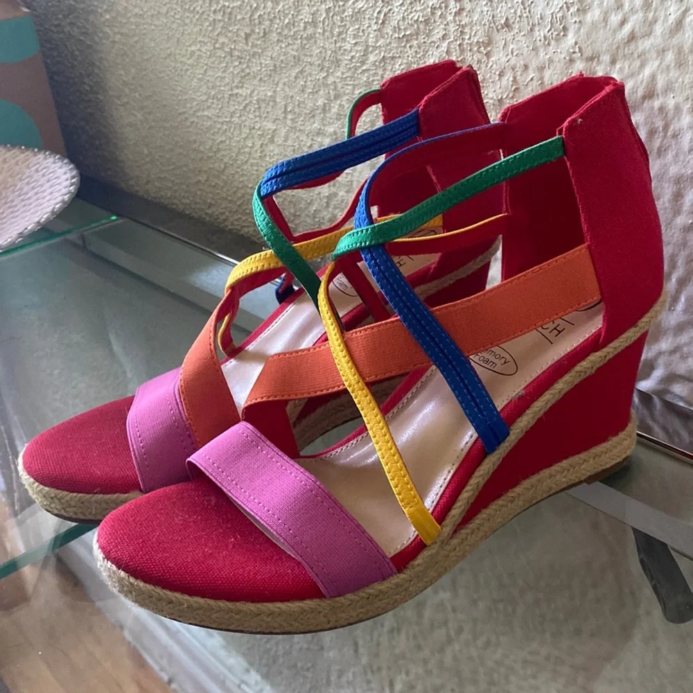 Colorful wedge - Picture 1 of 4